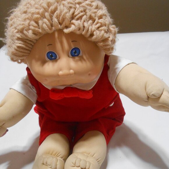 VTG 1984 CABBAGE PATCH KIDS DOLL SIGNED XAVIER ROBERTS 16" SOFT BODY RED OUTFIT - Picture 1 of 13
